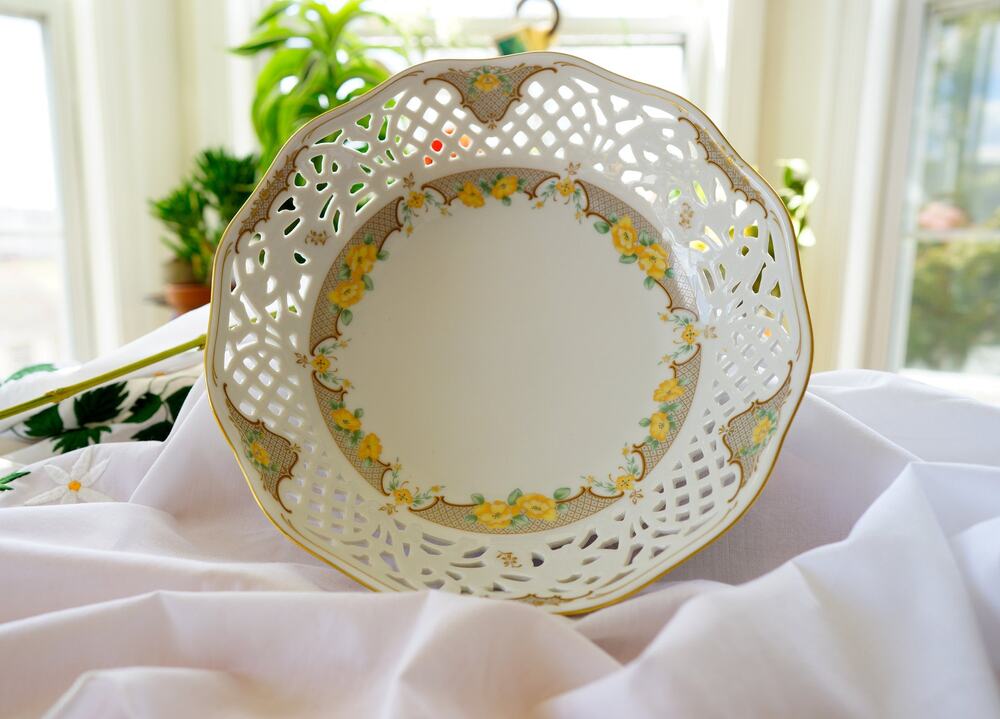 Vintage Oscar De La Renta Jonquil Floral Reticulated Serving Bowl West Germany
